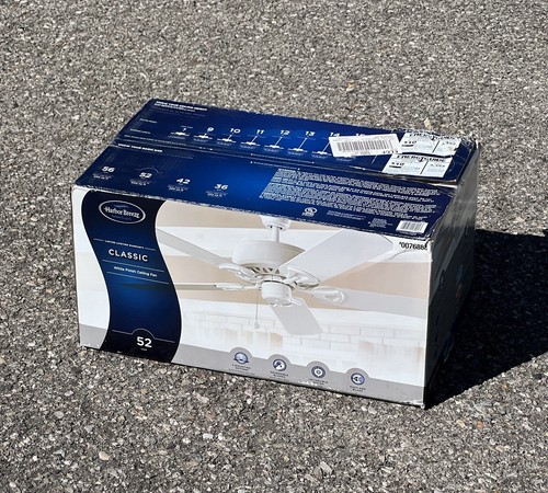 HARBOR BREEZE Classic 52'' Ceiling Fan White/ Driftwood Blades Reversible - Picture 11 of 11