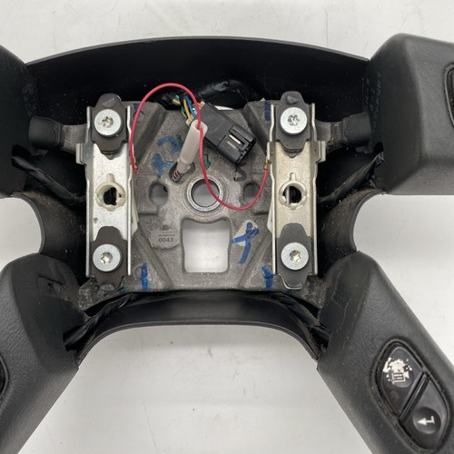 2002-2003 Trailblazer Envoy Bravada Ebony Leather Steering Wheel OEM. 15768326 - Picture 4 of 12