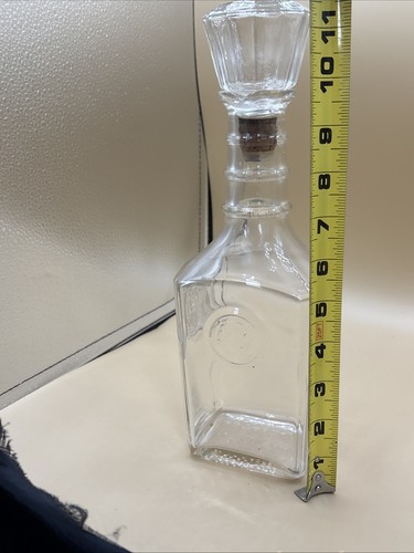 Vintage Clear Glass Liquor Decanter Press Glass Quarter Coin Designs - Picture 10 of 12