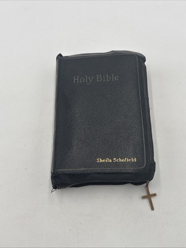 The Holy Bible: Old And New Testaments Holman Pronouncing Edition