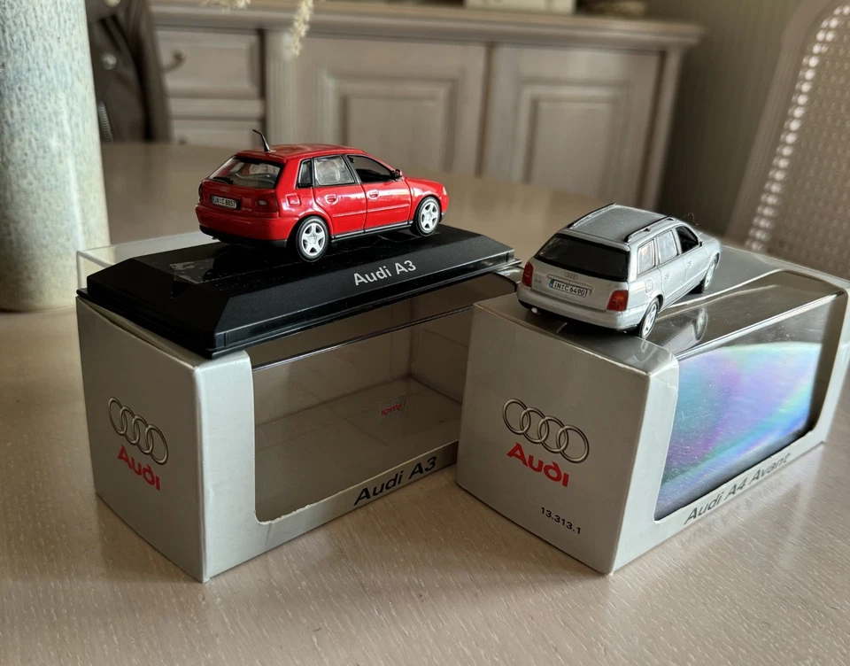 AUDI A3 1/43 ROUGE 8L MINICHAMPS + AUDI A4 AVANT 1/43 B5 GRISE MINICHAMPS - Photo 3/4