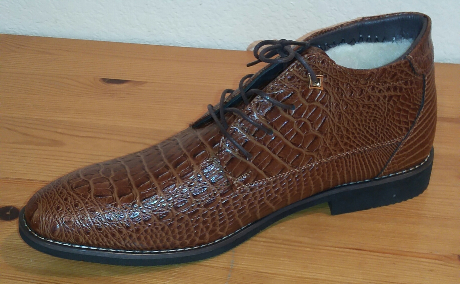 NEW Fur Lined Faux Alligator Ankle Boots Mens Size 10 - Brown C3537 NEW Fur Lined Faux Alligator Ankle Boots Mens Size 10 - Brown C3537