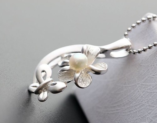 H06 Rimorchio Farfalla Fiore Con Acqua Dolce Perla Argento Sterling 925 - Foto 2 di 6