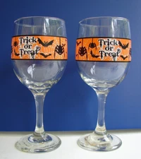 2 Halloween Trick or Treat stemmed wine goblet bats spiders black orange 10 oz