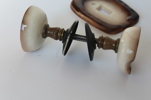 Vintage Old West Ceramic Horseshoe Doorknob Set & Matching Switch Plate Cover - Picture 2 of 7