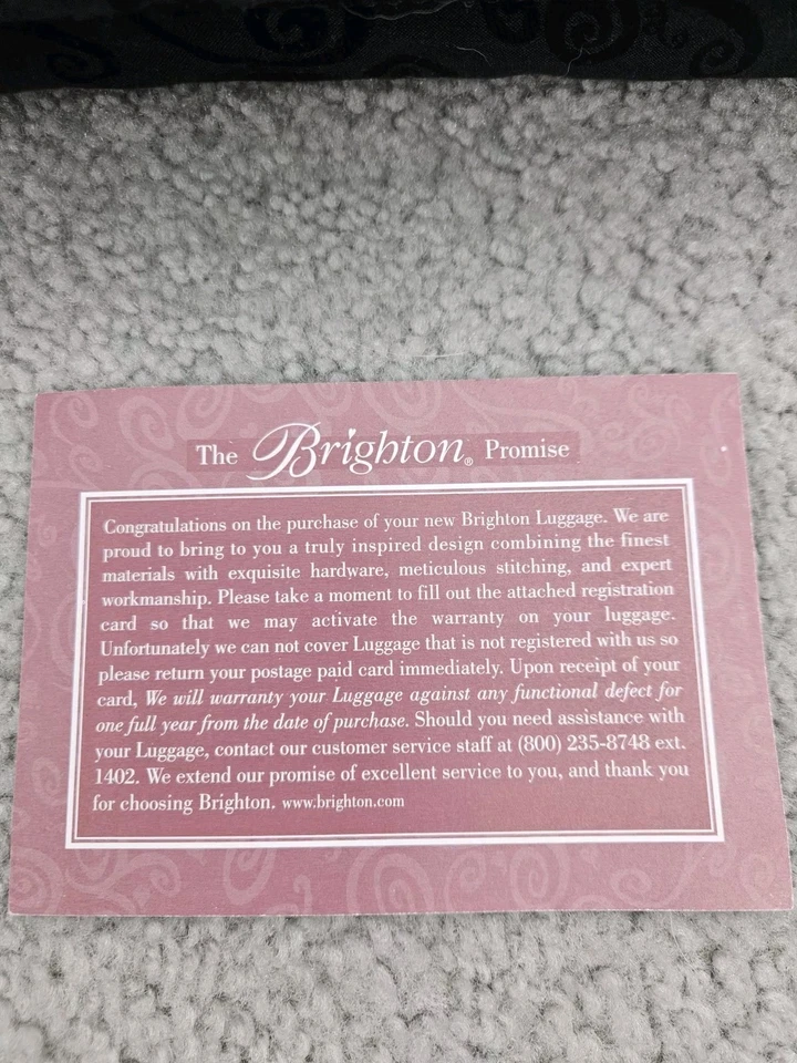 De Colección Brighton Jacquard Negro y Marrón Croc.Emb. Bolso de viaje para ropa con adornos de cuero. Foto 3 de 4