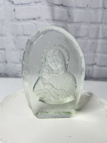 Vintage Glass Statue Paperweight Virgin Mary And Baby Jesus Madonna - Picture 3 of 7