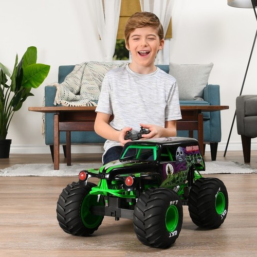 Official Grave Digger Remote Control Monster Truck 1:15 Scale 2.4Ghz - Picture 7 of 8