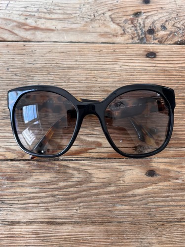 Prada Sonnenbrille SPR 10R Gestell ist perfekt, Gläser leicht zerkratzt - Bild 2 von 5