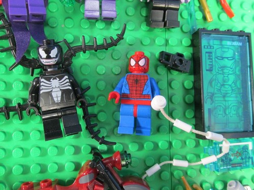 17 genuine LEGO marvel dc SUPER HEROES minifigure LOT BATMAN SPIDERMAN JOKER - Picture 6 of 12