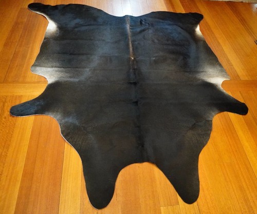 Gorgeous Dark & Glossy - A Simply Beautiful Cowhide Rug - Picture 4 of 8