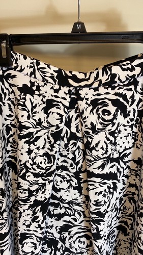adrienne vittadini skirt, size S. Stretchy, Pull On, Floral Print, Elastic Waist - Picture 3 of 8