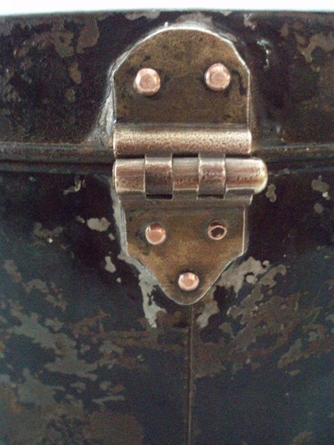 WW1 ANTIQUE MILITARY HAT LOCKABLE TIN CASE. By (BULPITT & Sons) 1915 - Picture 10 of 10