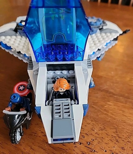 LEGO Marvel: 76032 The Avengers Quinjet City Chase Incomplete with 2 Minifigs - Picture 3 of 8