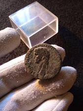 Superb roman coin "Aes of Claudio" in bronze, MINERVA , uncleaned coin