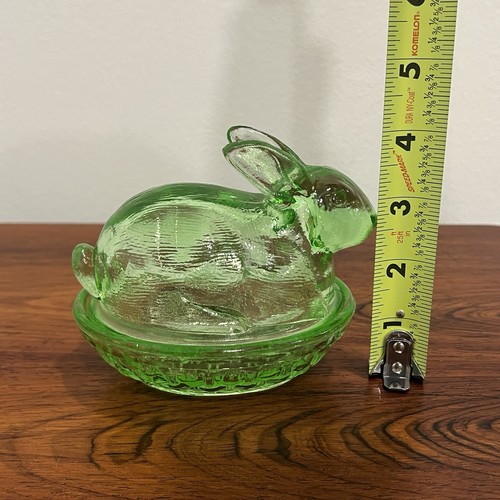 Vintage Light Green Glass L.E. Smith Bunny Rabbit on Nest Lidded Candy Dish - Picture 8 of 8