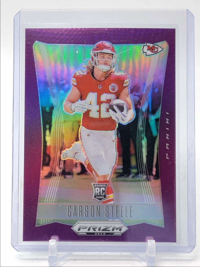 CARSON STEELE 2024 PANINI PRIZM DECA ROOKIE PURPLE CHIEFS RC /99 Q2620