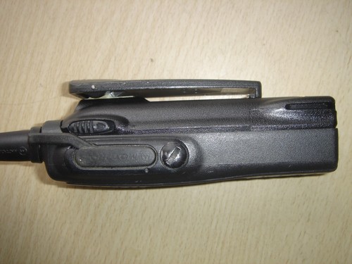 Motorola GP380 VHF 136-174MHz 255Ch c/w antenna, battery & beltclip - Picture 5 of 8