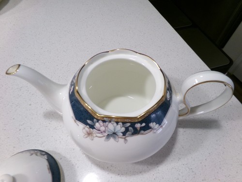 NORITAKE SANDHURST TEAPOT WITH LID - Picture 3 of 4