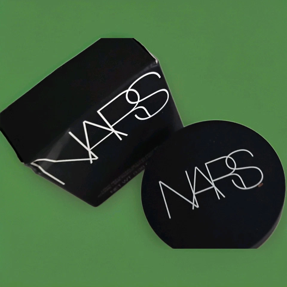 Mesa de polvo suelto reflectante de luz Nars - NUEVO SELLADO Foto 2 de 3