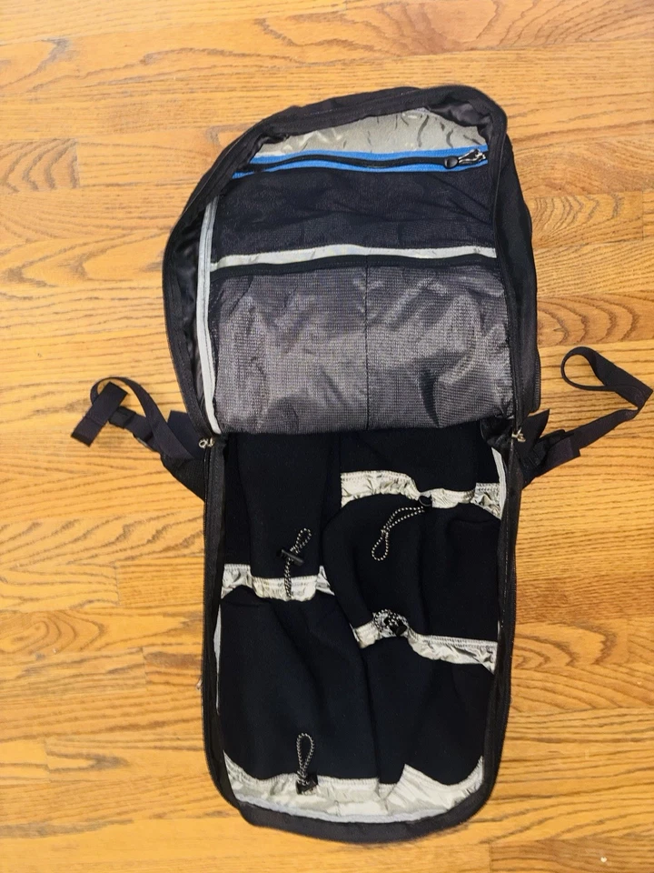 Mochila Think Tank Photo Shape Shifter 15 V2.0 con cubierta de lluvia, estado usado Foto 3 de 4