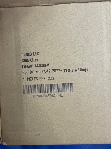 Funko Exclusive Star Wars Grogu Macy's Thanksgiving Day Parade #575 w/shipper - Picture 8 of 8