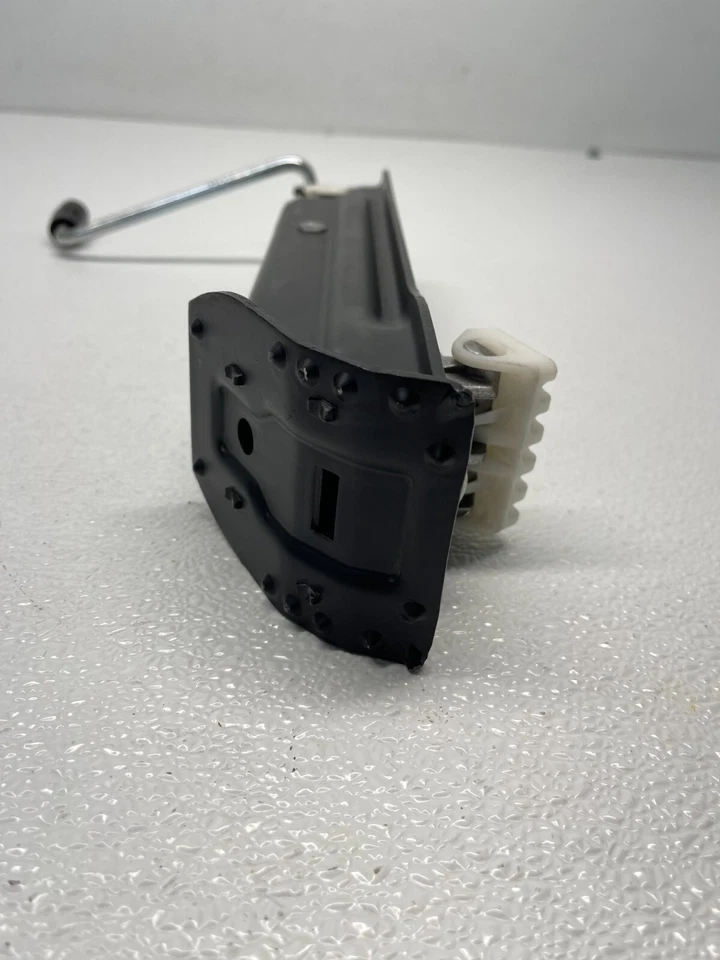 Mercedes Benz W211 E320 E550 E55 2003-2009 gato de neumático y herramientas OEM Foto 3 de 4