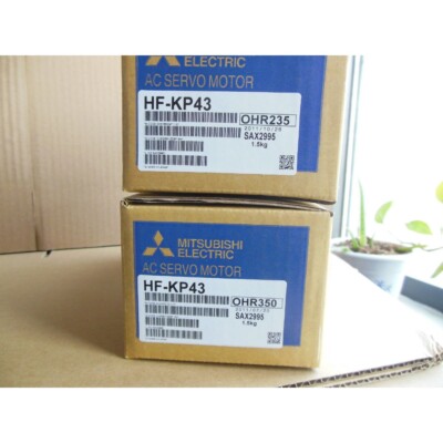 One MITSUBISHI HF-KP43 Servo Motor New In Box Fast Shipping HFKP43