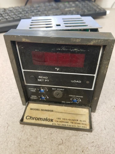 CHROMALOX 3910-71104 / 391071104 Temperature Controller.  FOR PARTS (282-PARTS)