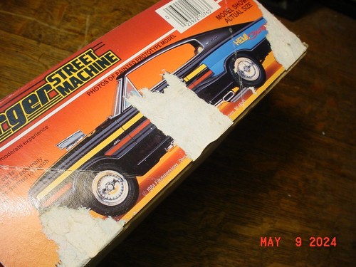 MPC 1967 Dodge Charger Street Machine 1/25 Model Kit #1-0763 - Picture 4 of 8