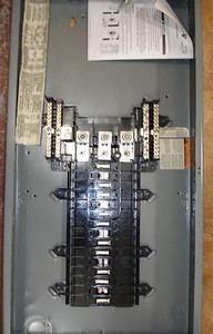 Square D Qo330l200 Main Lug Electric Panel 200 Amp 3ph W Cover Miss Image Is Loading Square D Qo330l200 Main Lug Electric Panel 200