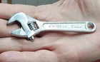 ADJUSTABLE WRENCH 4 " FREE GRIP