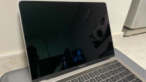 Apple MacBook Pro 13" 2016 Touch Bar, 256GB SSD, Intel Core i5 2.9 GHz, 8GB - Foto 3 di 12