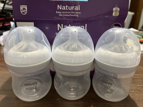 3 Pack Philips Avent Natural 4 oz Baby Bottles w/ Natural Response 0M Flow 2 - Picture 4 of 4
