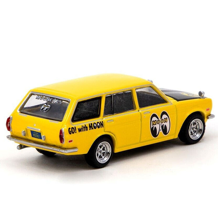 Tarmac Works 1:64 Datsun Bluebird 510 Wagon Moon Equipped