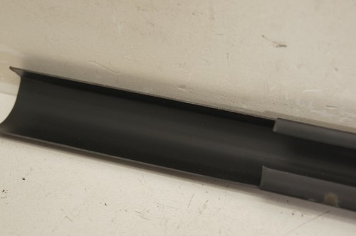 1985 TOYOTA CELICA SUPRA GT - RIGHT DOOR REAR FLOOR WIRING PROTECTION TRIM OEM - Picture 8 of 9