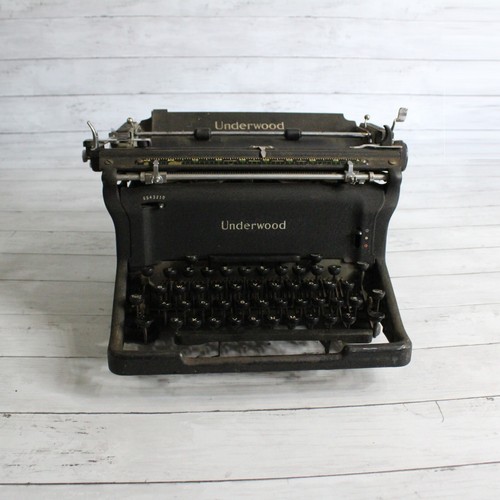 Underwood Vintage Standard Typewriter Black Untested USA Antique No. 3 - Picture 1 of 12