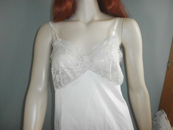 VINTAGE VAN RAALTE FULL SLIP - LOVELY!   SZ. 36 - image 3