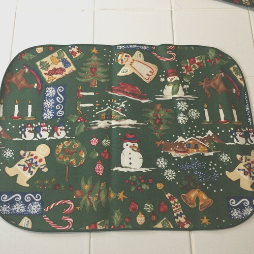 Set of 5 Christmas Placemats 17.5 x 13" Cute Holiday Designs - Picture 2 of 5