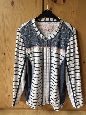 Just White Jacke mit  Spitzeneinsätzen  Damen Gr.46, sehr guter Zustand