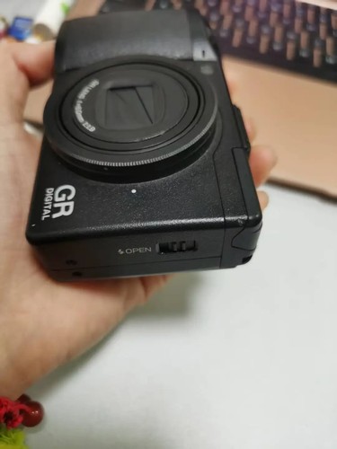 95%new RICOH GR DIGITAL III 3 Digital Camera W/10.0 Megapixel CCD Sensor Black - Picture 4 of 11