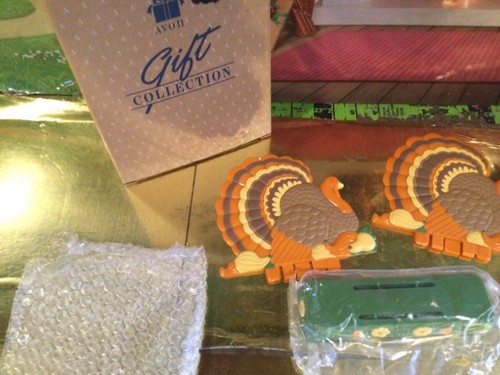 VINTAGE THANKSGIVING TURKEY NAPKIN HOLDER - AVON COLLECTION - Picture 8 of 13