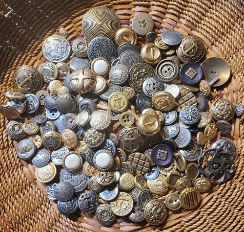 HUGE LOT 150 ANTIQUE METAL BUTTONS BUTTON LOT SEWING CRAFTS Victorian Military + - Picture 2 of 6