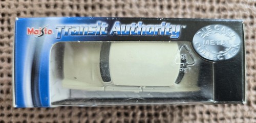 NIB! Vintage Maisto Trabant White Coupe 1:64 Diecast Made in China - Picture 2 of 4