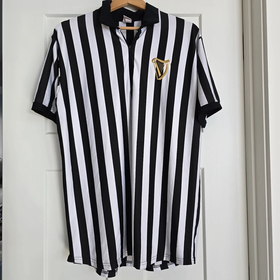 Camiseta deportiva Guinness Rugby Fútbol Árbitro Hombre Grande Negra Blanca Arpa Dorada Foto 3 de 4