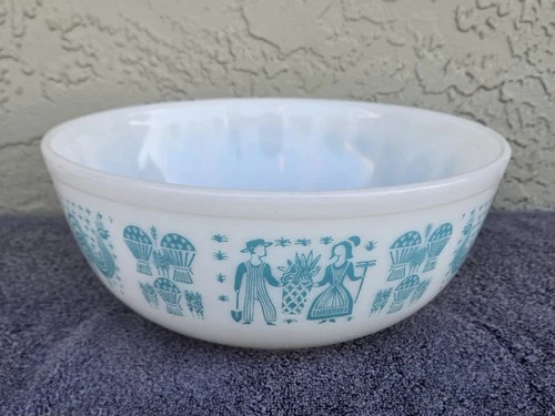 Vintage Pyrex Turquoise Amish Butterprint 4 Quart 404 Mixing Bowl ~ Exc. Cond.