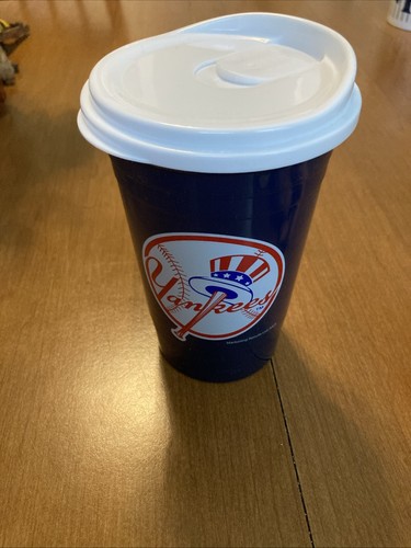New York Yankees Plastikbecher mit Deckel