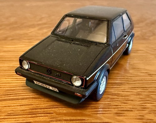 Neo Volkswagen Golf GTI Black 1981 1/43 181548 - Picture 2 of 8