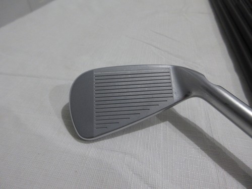 Left-Handed Ping i530 Iron Set - 4-PW, UW - Regular Flex Graphite - Red Dot - Picture 5 of 12
