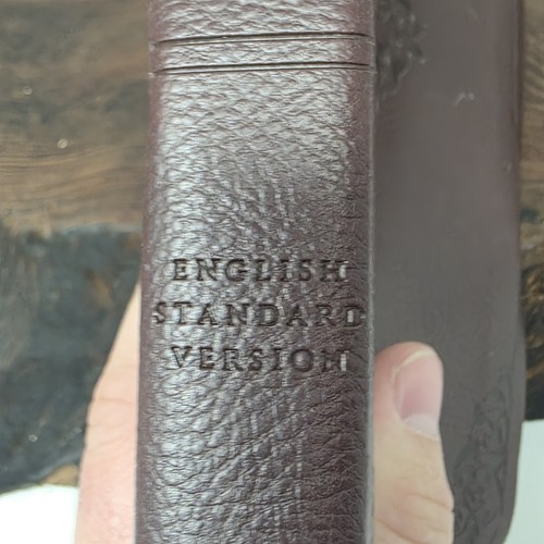 ESV Thinline Bible TruTone Brown Crossway 2011 Red Letter Edition Embossed - Bild 5 von 16